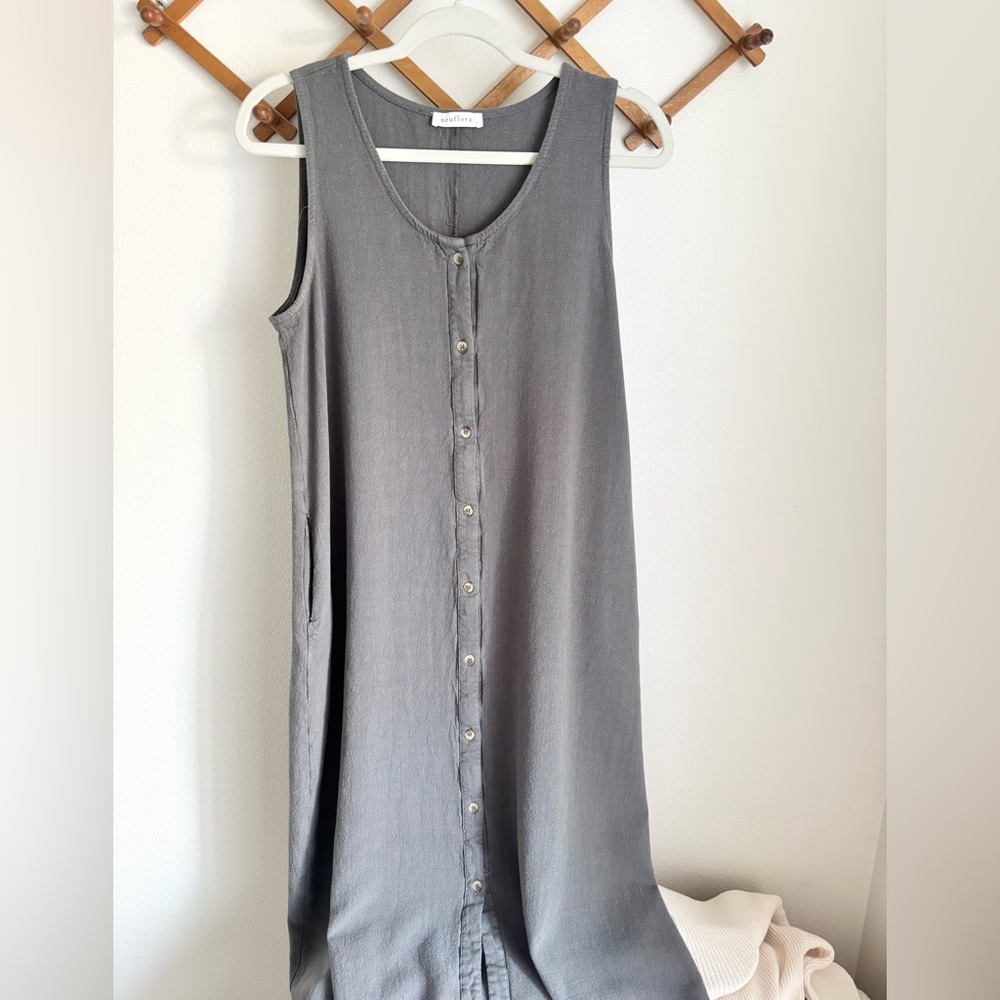 Neuflora Sleeveless Button-Down Gray Midi Dress